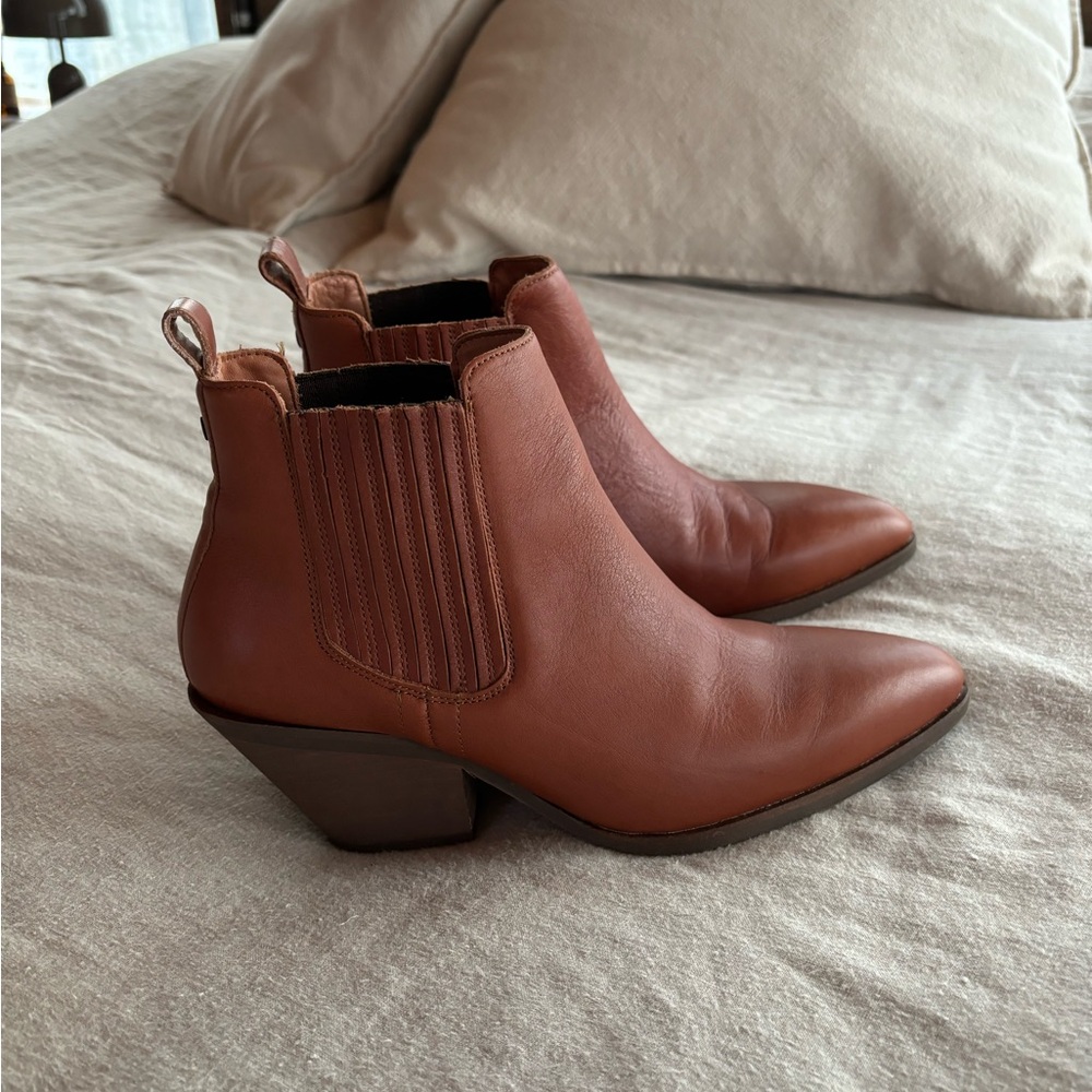 Women's Leather Ankle Boot in Chestnut Brown